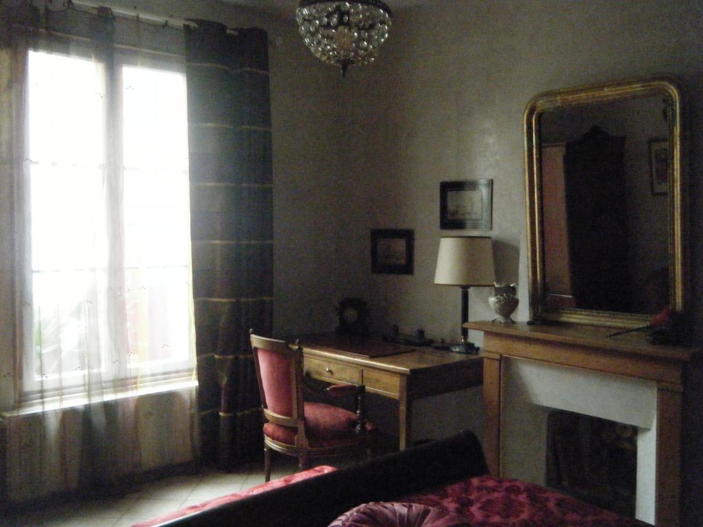 La Maison Rouge Paris Room photo